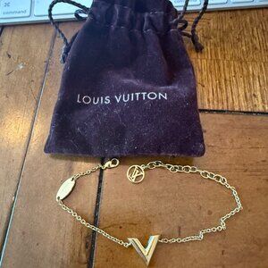 SOLD Louis Vuitton Essential V Bracelet
